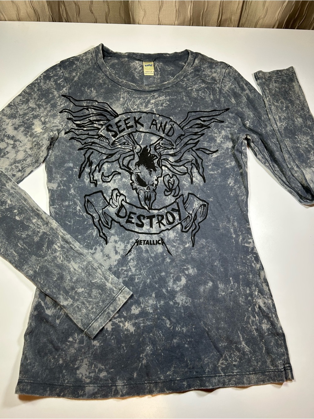 Kavio! Metallica 'Seek and Destroy' Women's M Acid Wash Long Sleeve Tee Gray